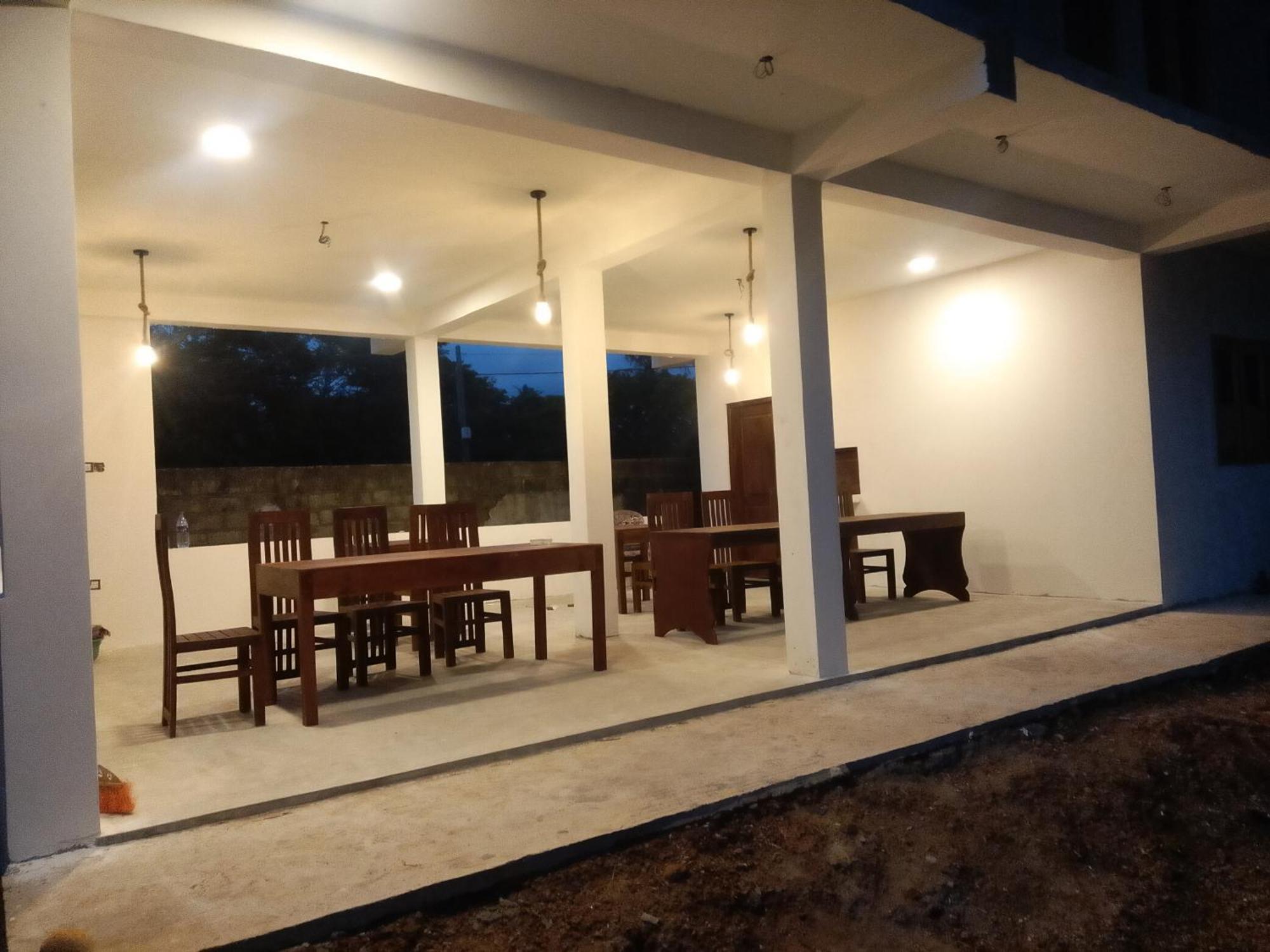米迪加马东 Kusuma'S Lazy Left酒店 外观 照片